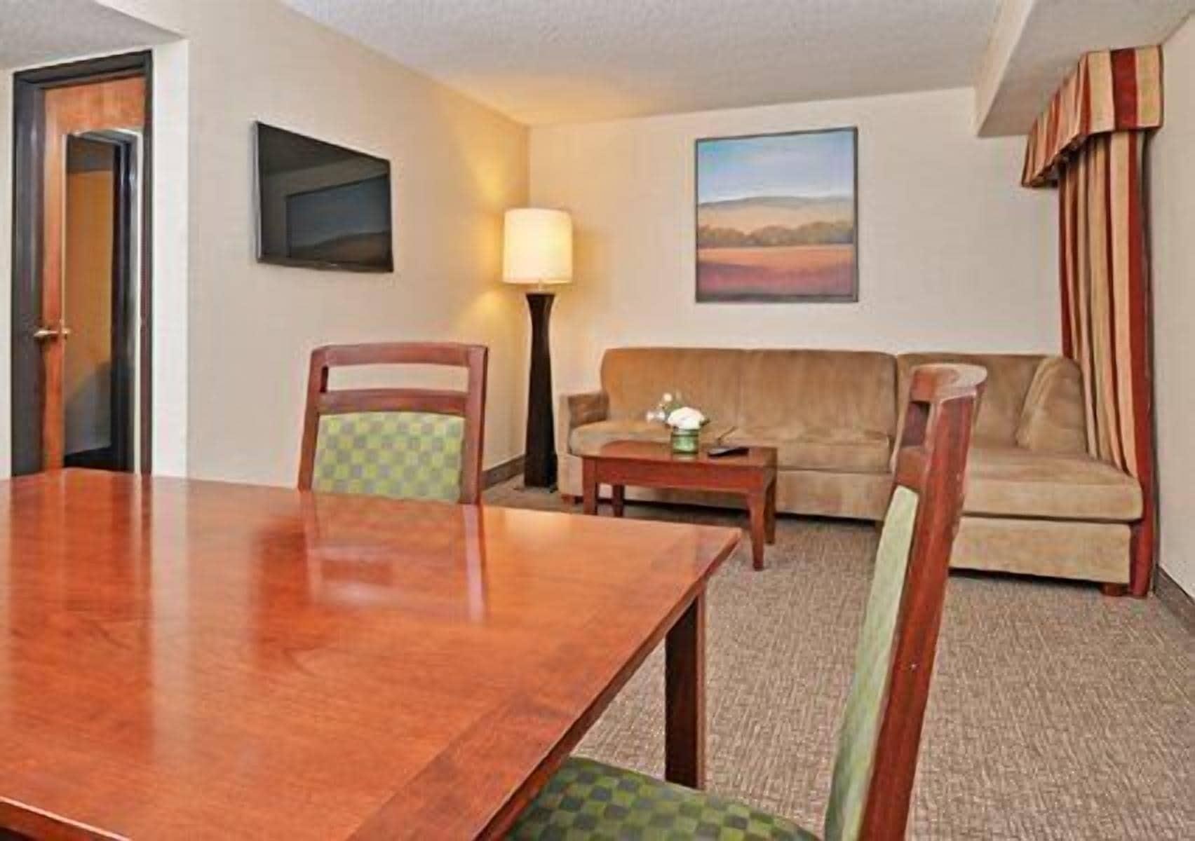 Comfort Inn & Suites Denver Northfield Exterior foto